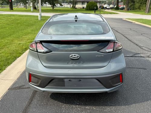 2021 Hyundai Ioniq — photo 17