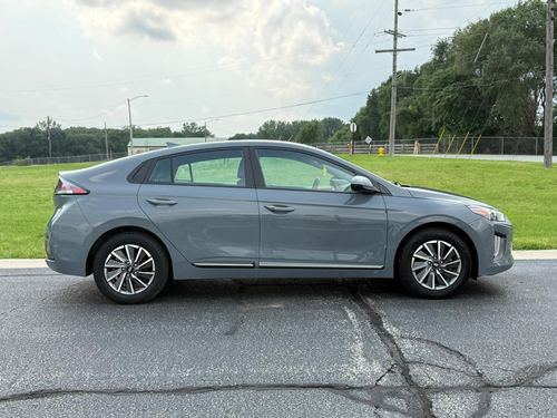2021 Hyundai Ioniq — photo 19