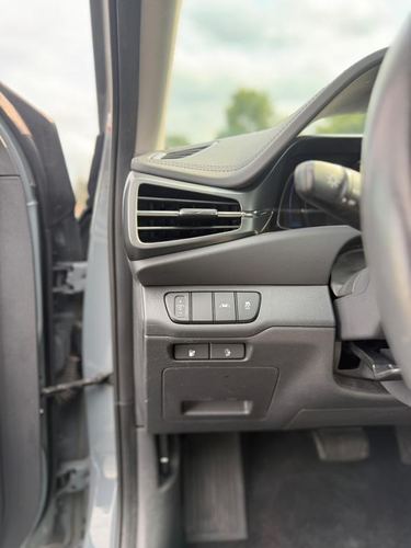 2021 Hyundai Ioniq — photo 26