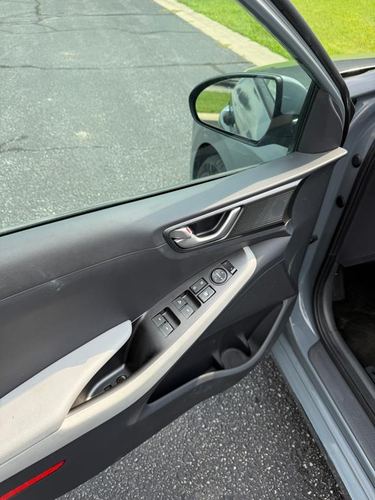 2021 Hyundai Ioniq — photo 30