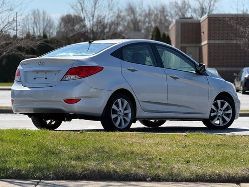2014 Hyundai Accent 5DR SE / 5DR SE Sunroof/ 4DR GLS Prem — photo 23