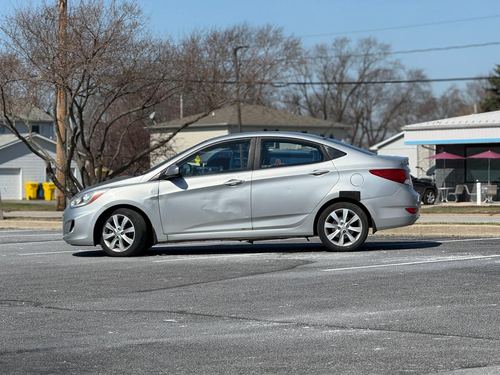 2014 Hyundai Accent 5DR SE / 5DR SE Sunroof/ 4DR GLS Prem — photo 24