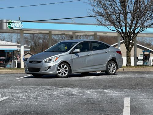 2014 Hyundai Accent 5DR SE / 5DR SE Sunroof/ 4DR GLS Prem — photo 26