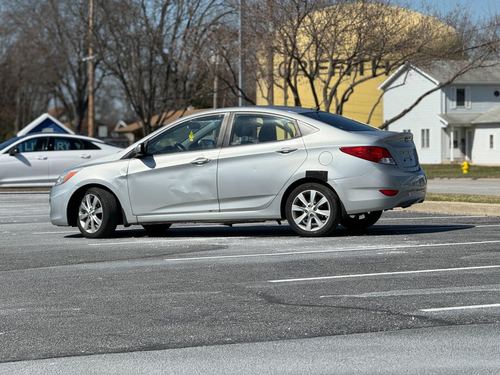 2014 Hyundai Accent 5DR SE / 5DR SE Sunroof/ 4DR GLS Prem — photo 27