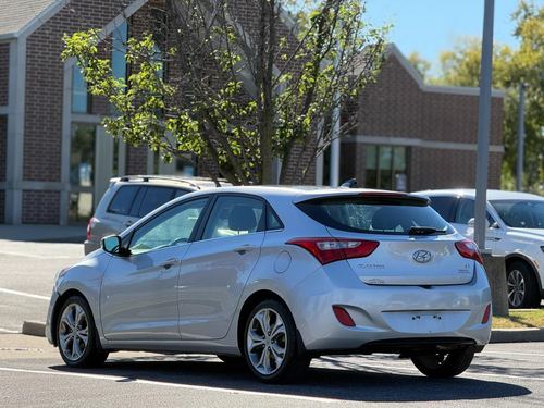 2013 Hyundai Elantra — photo 11