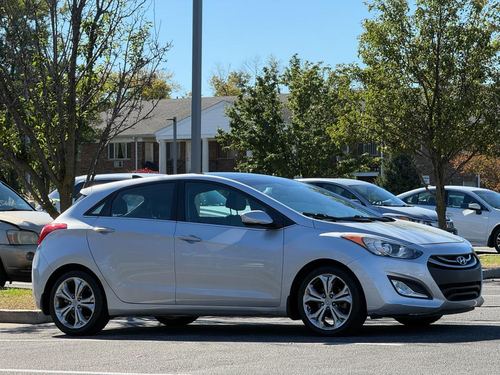 2013 Hyundai Elantra — photo 4