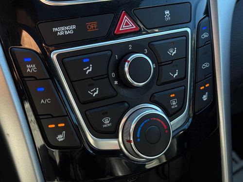 2013 Hyundai Elantra — photo 24