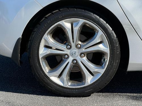 2013 Hyundai Elantra — photo 13