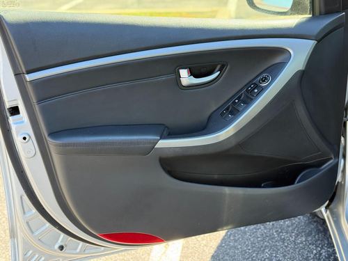 2013 Hyundai Elantra — photo 32