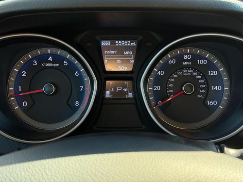 2013 Hyundai Elantra — photo 27