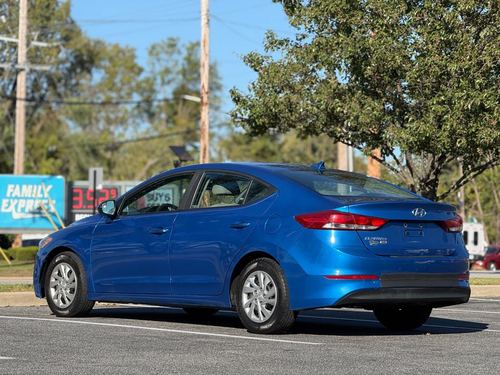 2017 Hyundai Elantra — photo 7
