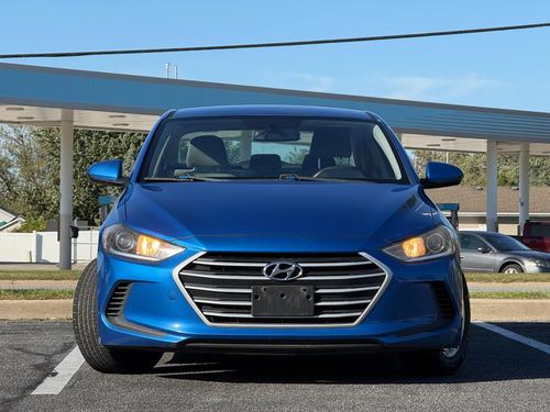 2017 Hyundai Elantra — photo 13