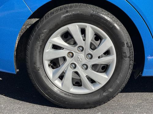 2017 Hyundai Elantra — photo 15