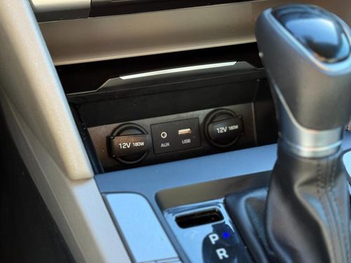 2017 Hyundai Elantra — photo 19