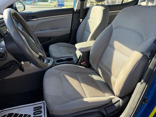 2017 Hyundai Elantra — photo 26