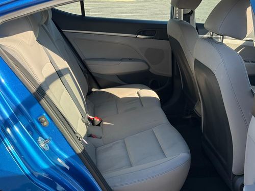 2017 Hyundai Elantra — photo 29