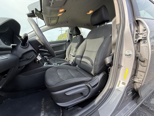 2020 Hyundai Elantra — photo 18