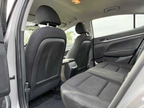 2020 Hyundai Elantra — photo 21