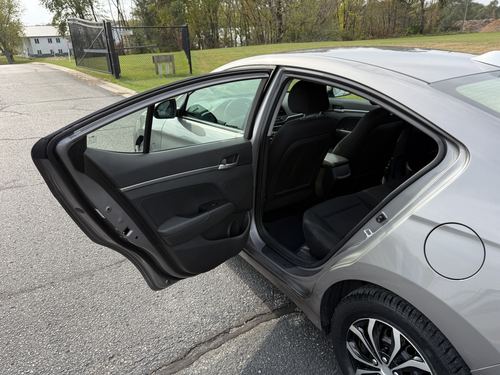 2020 Hyundai Elantra — photo 26