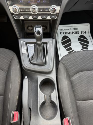 2020 Hyundai Elantra — photo 28