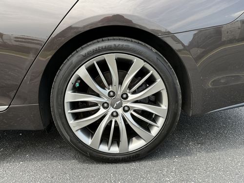 2017 Genesis G80 — photo 9