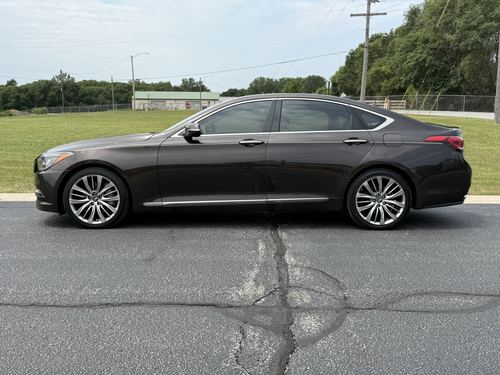 2017 Genesis G80 — photo 16