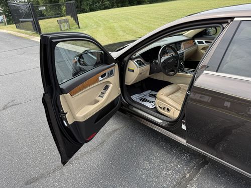 2017 Genesis G80 — photo 30