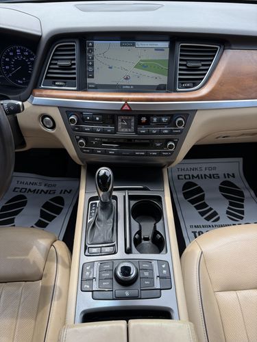 2017 Genesis G80 — photo 35
