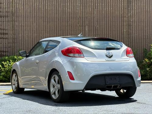 2015 Hyundai Veloster — photo 8