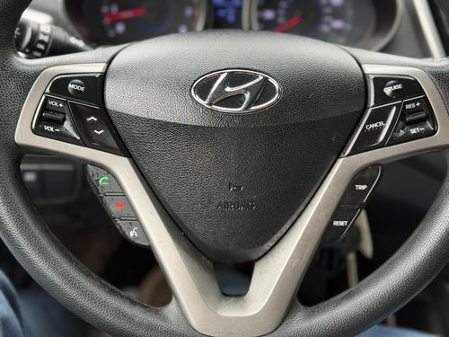 2015 Hyundai Veloster — photo 21