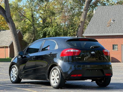 2013 Kia Rio — photo 10