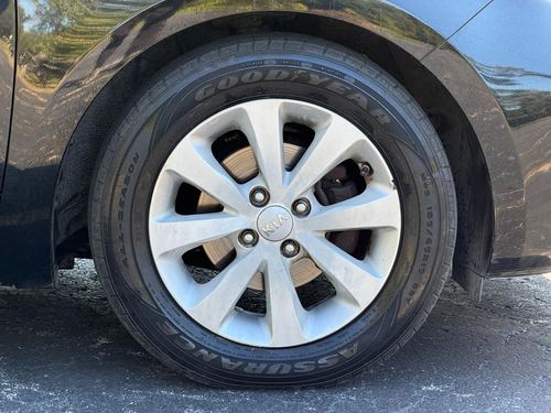 2013 Kia Rio — photo 13