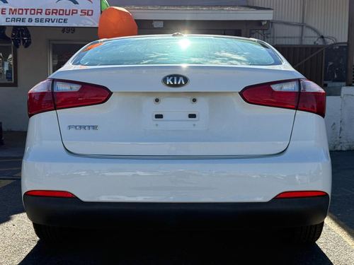 2016 Kia Forte — photo 9
