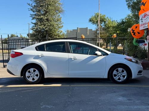 2016 Kia Forte — photo 6