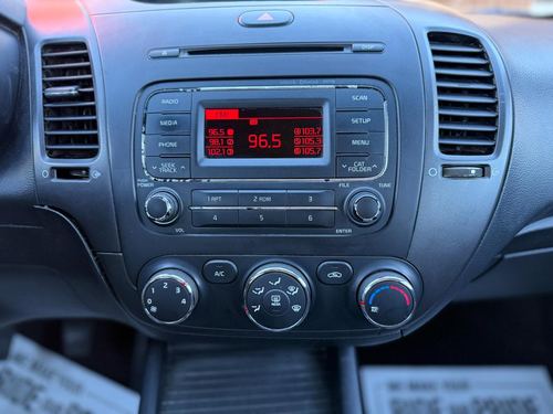 2016 Kia Forte — photo 21