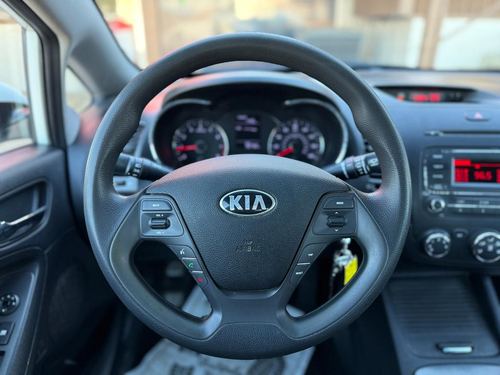 2016 Kia Forte — photo 14