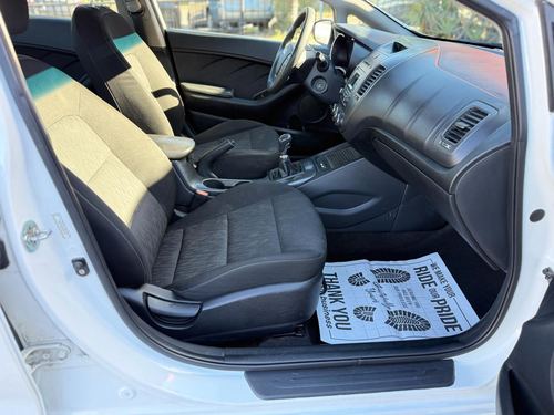 2016 Kia Forte — photo 20