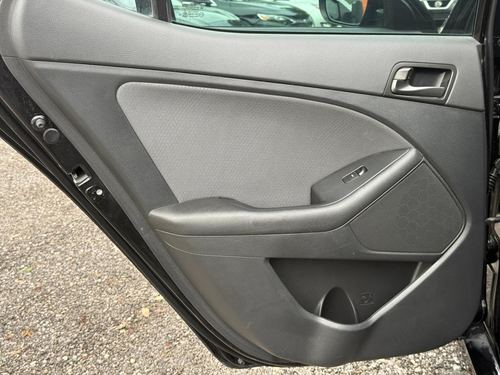 2015 Kia Optima GL - Middle-low — photo 35