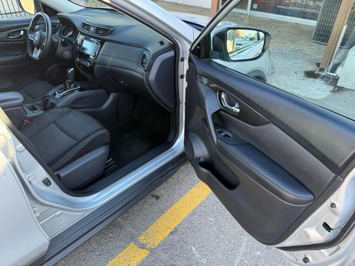 2020 Nissan Rogue — photo 23