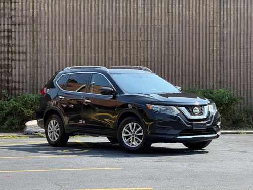 2018 Nissan Rogue SV — photo 2