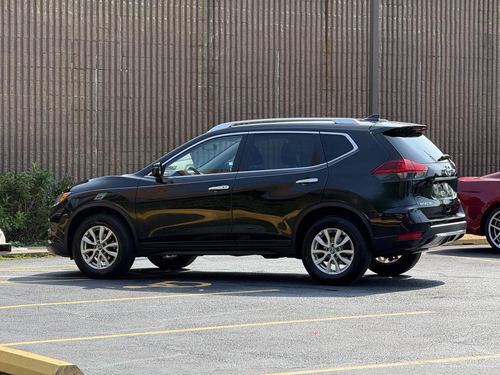 2018 Nissan Rogue SV — photo 3