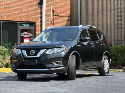 2018 Nissan Rogue SV — photo 19