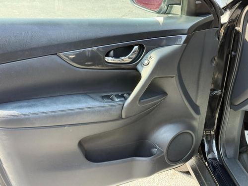 2018 Nissan Rogue SV — photo 21