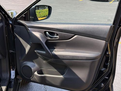 2018 Nissan Rogue SV — photo 26