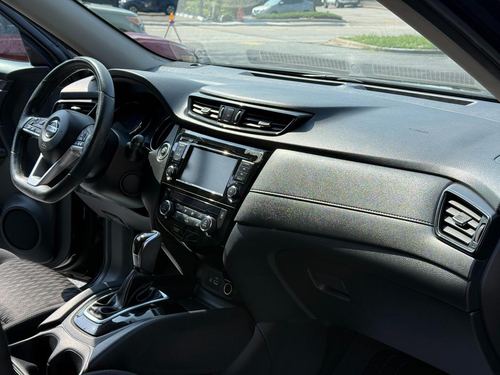 2018 Nissan Rogue SV — photo 27