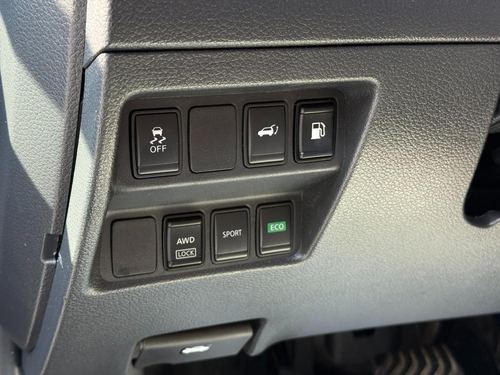 2018 Nissan Rogue SV — photo 29