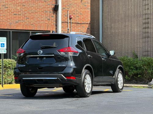 2018 Nissan Rogue SV — photo 35