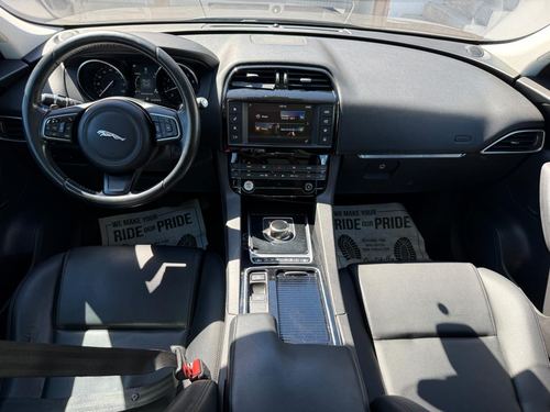 2018 Jaguar F-Pace 25t Premium — photo 13