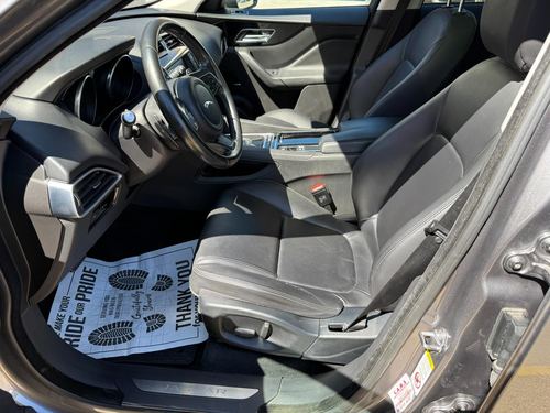 2018 Jaguar F-Pace 25t Premium — photo 17