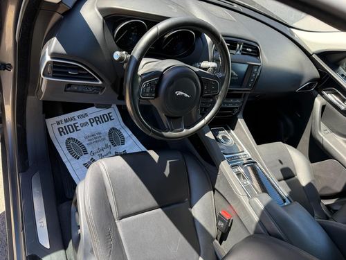 2018 Jaguar F-Pace 25t Premium — photo 15